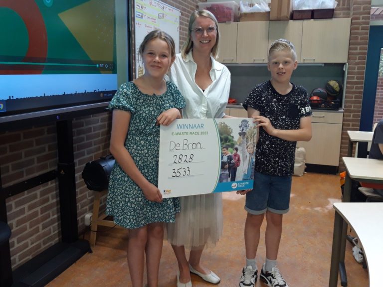 Basisschool de Bron uit Soest wint de E-waste Race 2023